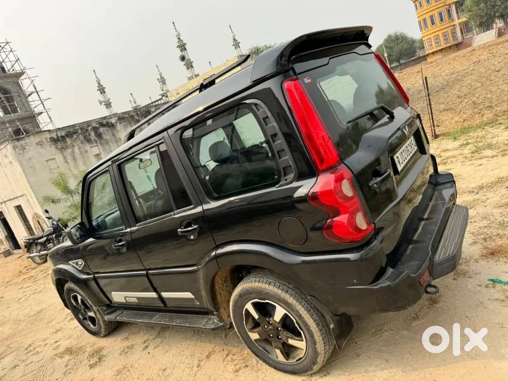 Mahindra Scorpio Classic 2023 Diesel 60000 Km Driven