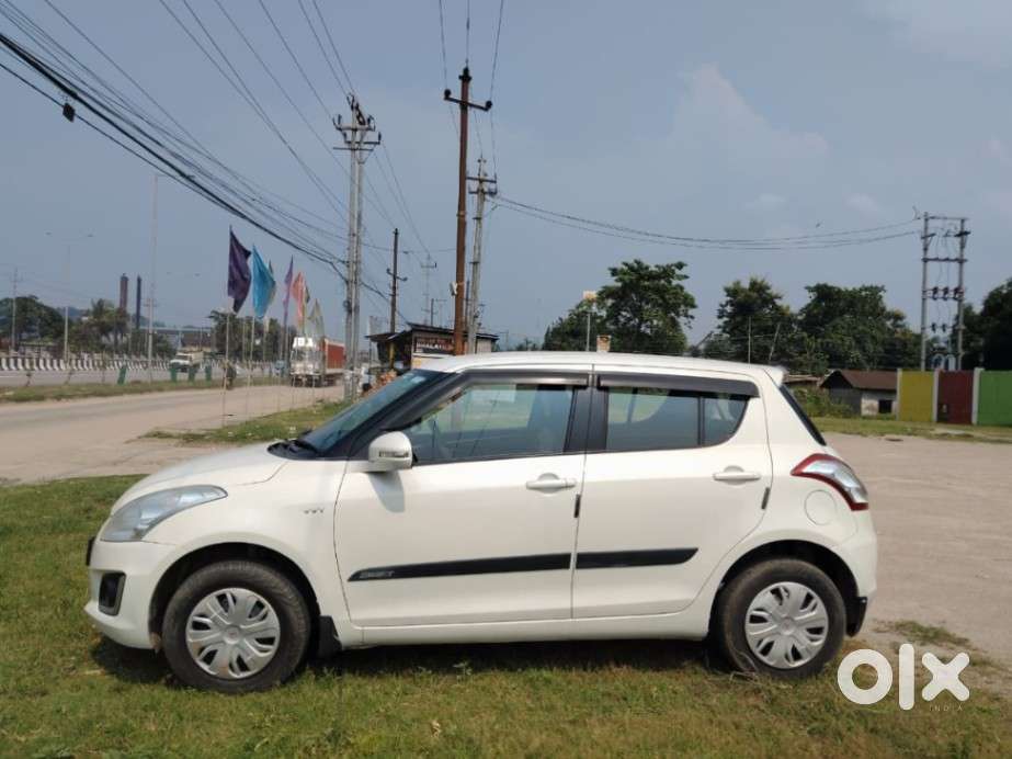 Maruti Suzuki Swift Vxi Abs Bsiv, 2017, Petrol