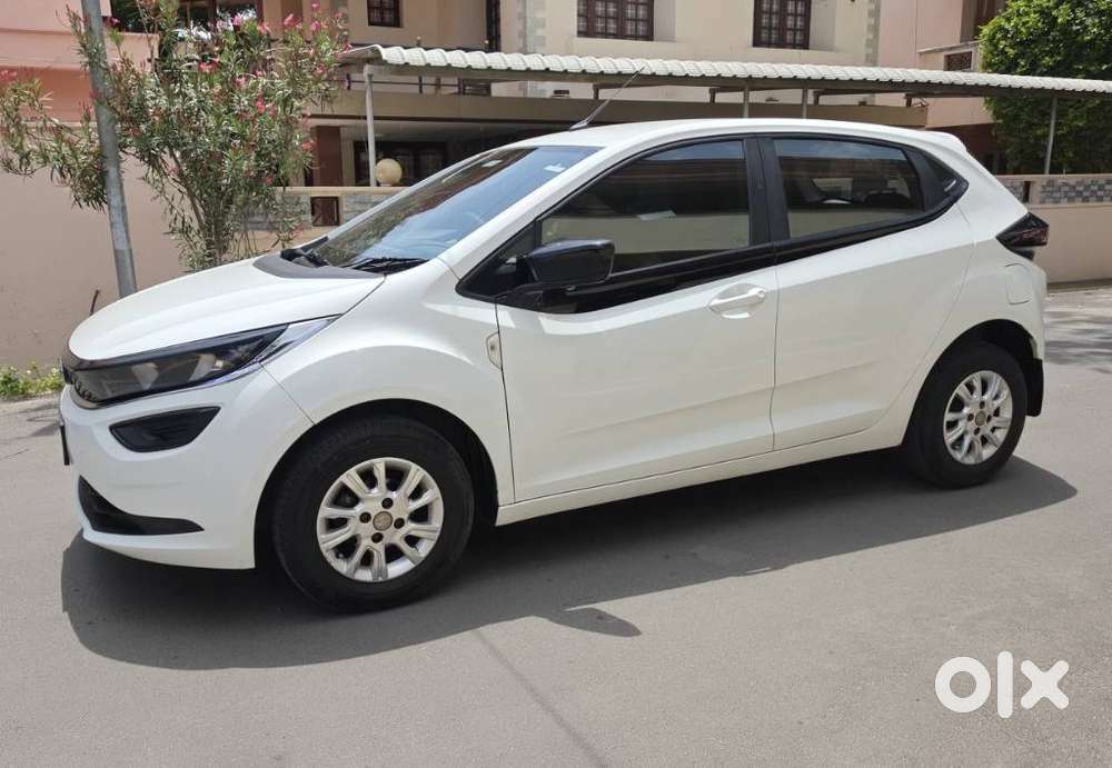 Tata Altroz 1.2 Xe, 2021, Petrol