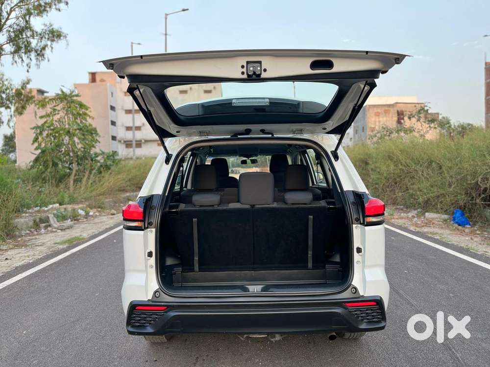 Toyota Innova Hycross 2.0 Gx 8 Str, 2025, Petrol