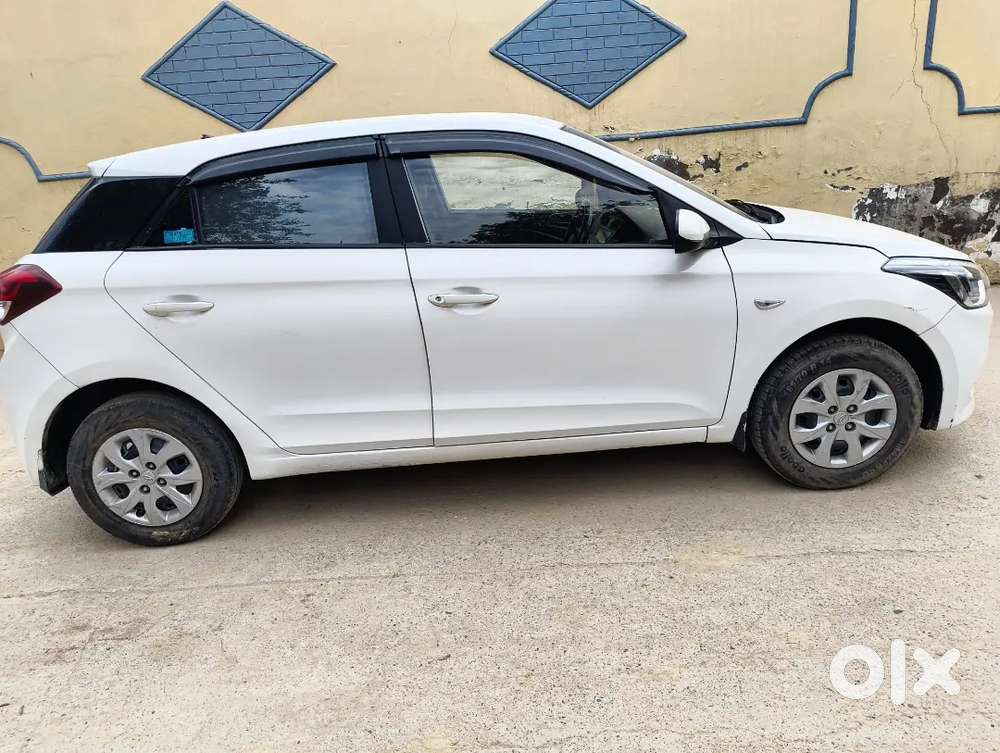 Hyundai I20 2017 Petrol 61500 Km Driven