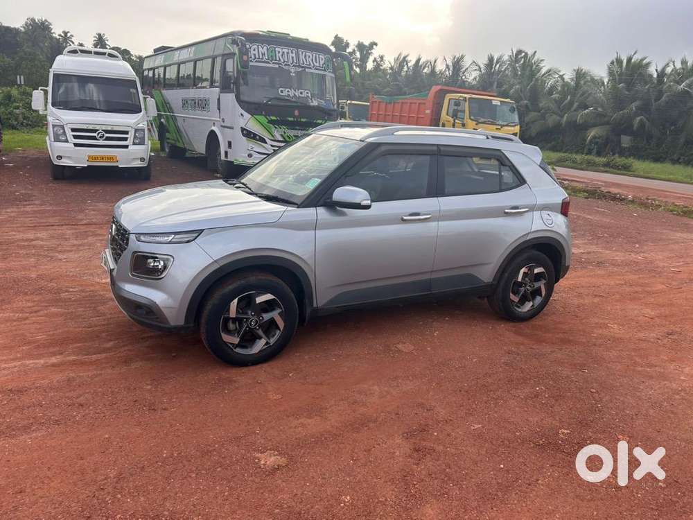 Hyundai Venue 2022 Petrol 70000 Km Driven