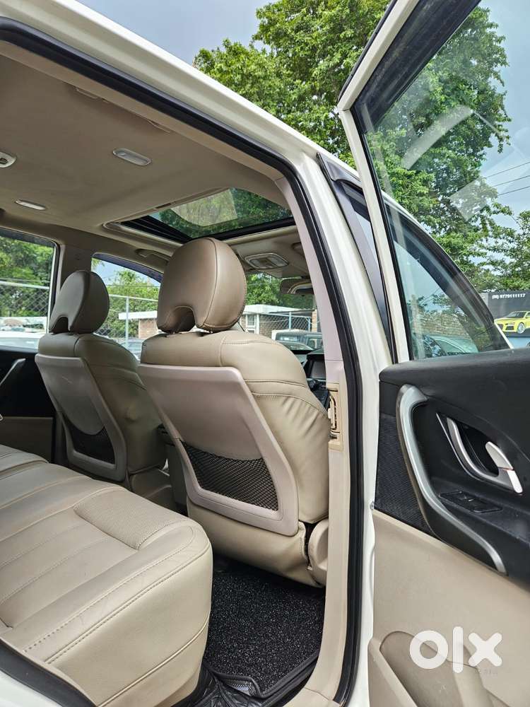 Mahindra Xuv500 At W10 Fwd, 2017, Diesel
