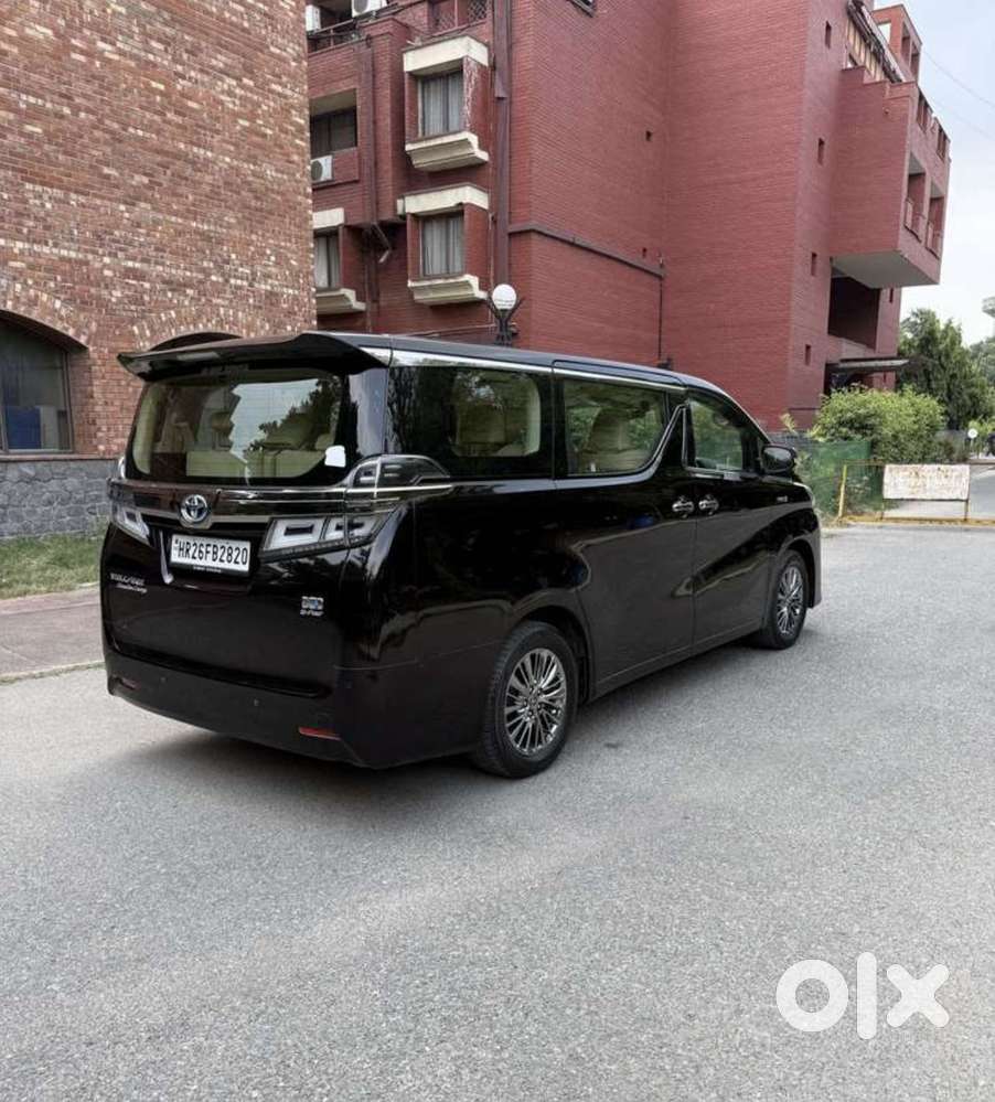 Toyota Vellfire Vip – Executive Lounge, 2023, Petrol