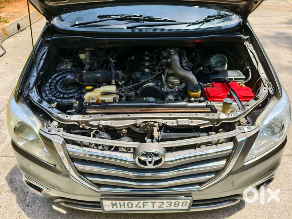 Toyota Innova 2.5 Vx 8 Seater Bs Iv, 2014, Diesel