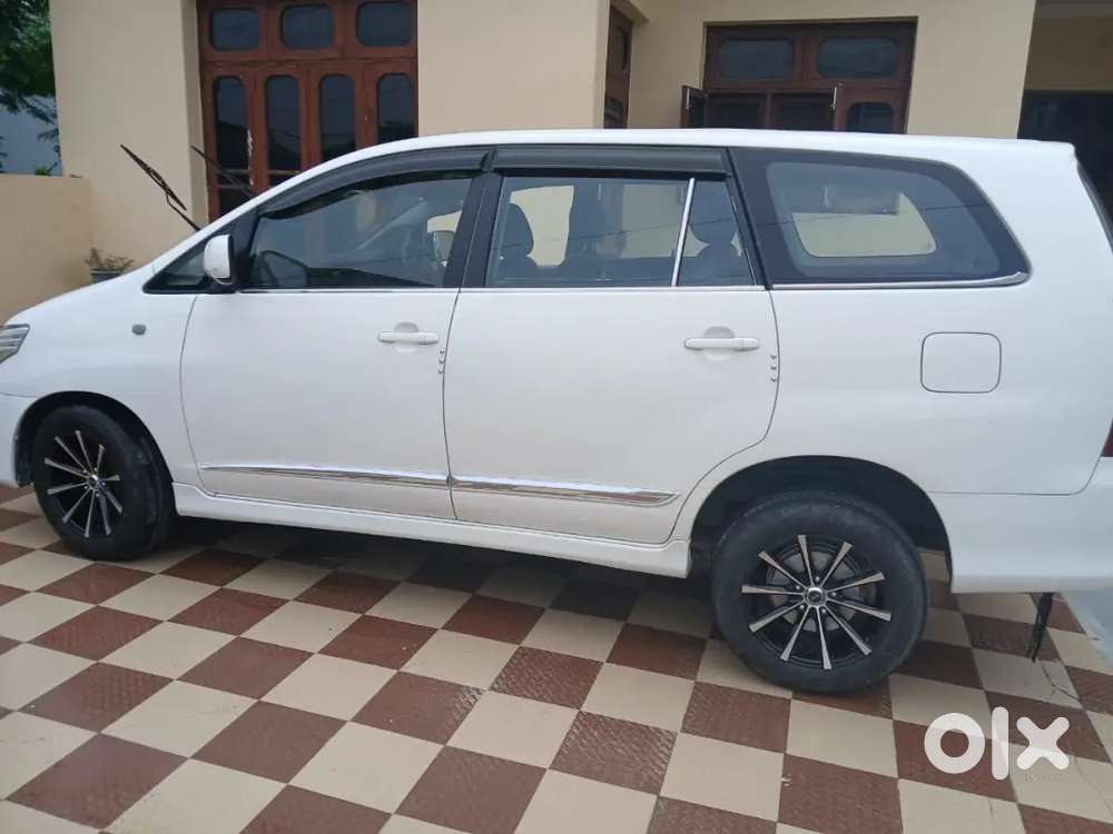 Toyota Innova 2015 Diesel Well Maintained