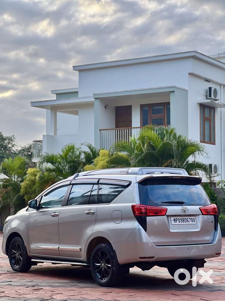 Toyota Innova Crysta 2.4 V, 2016, Diesel