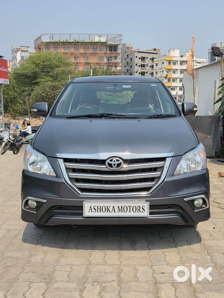 Toyota Innova 2.5 V 8 Str, 2015, Diesel