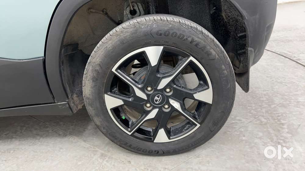Tata Punch Accomplished Dazzle Sunroof Cng, 2023, Cng & Hybrids