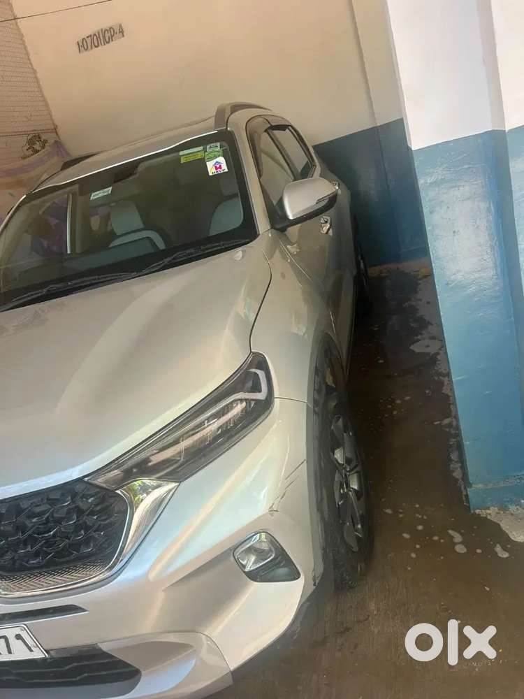 Kia Sonet Htx Diesel Automatic | January 2024
1.5l Diesel | Automatic