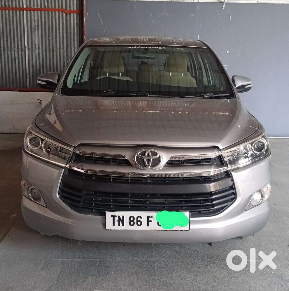 Toyota Innova Crysta 2.4 V, 2016