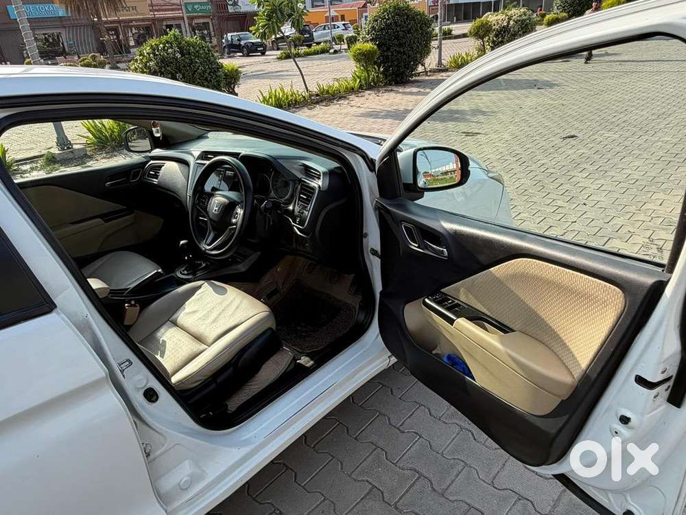 Honda City 2019 Petrol 90000 Km Driven Single Hand Driven New Tyres
