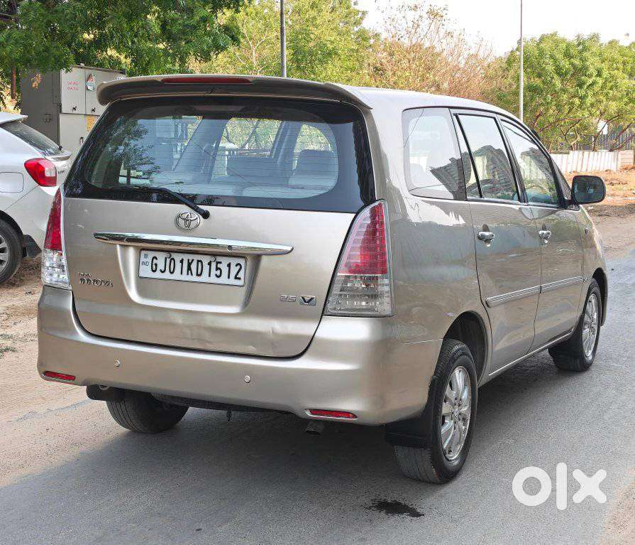 Toyota Innova 2.5 Vx 8 Str Bs-iii, 2010, Diesel