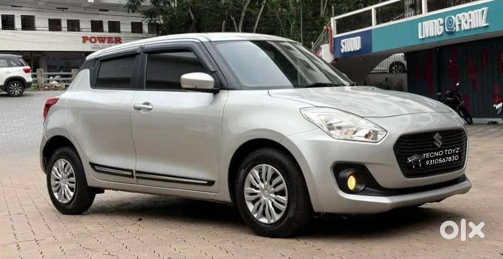 Maruti Suzuki Swift Vxi + Manual, 2022, Petrol