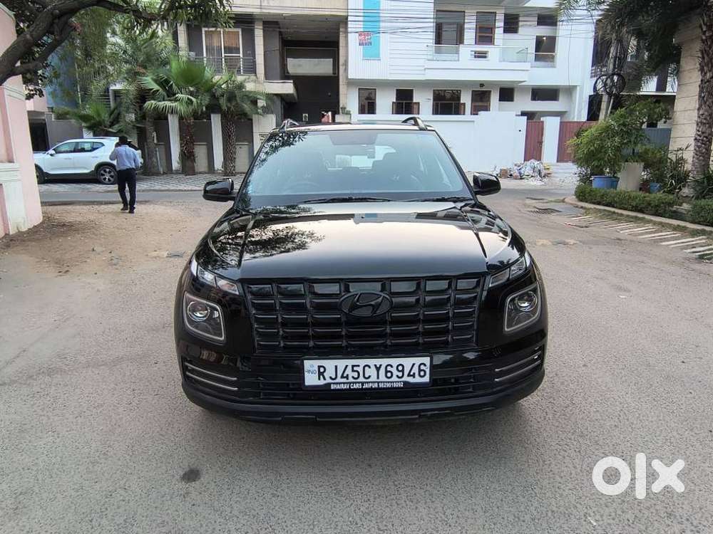Hyundai Venue S(o) Knight Edition Mt, 2023, Petrol