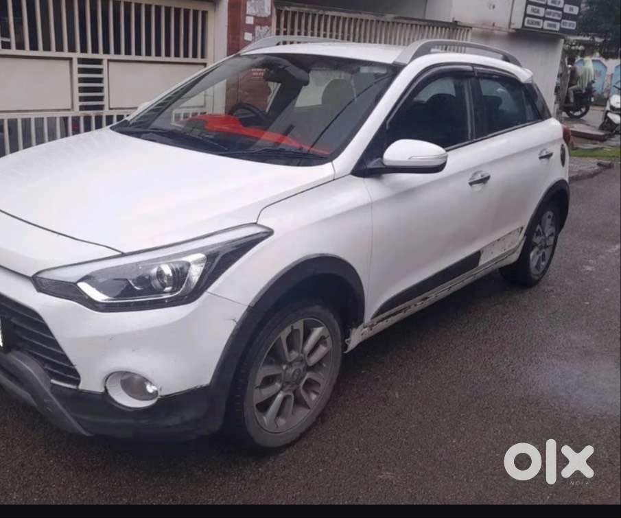 Hyundai I20 Active 2016 Push Start, Keyless Entry, Luxurious Interiors