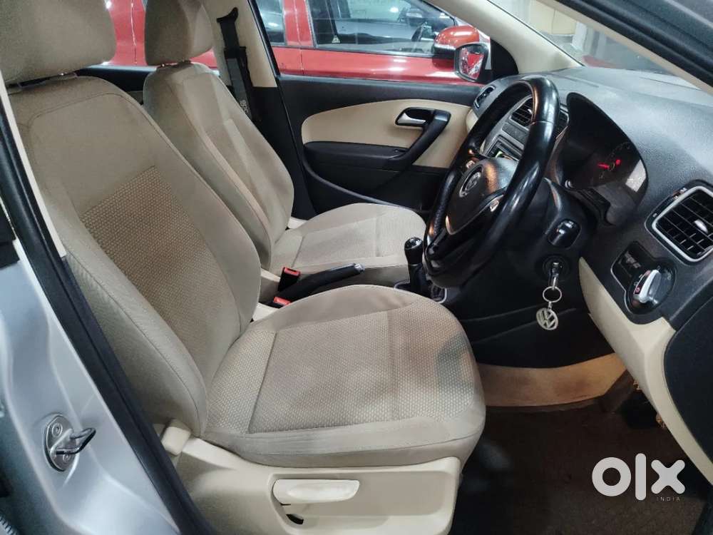 Volkswagen Polo Petrol Highline 1.2l, 2015, Petrol