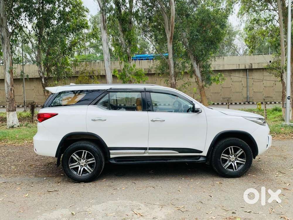 Toyota Fortuner 2019 Diesel 132000 Km Driven