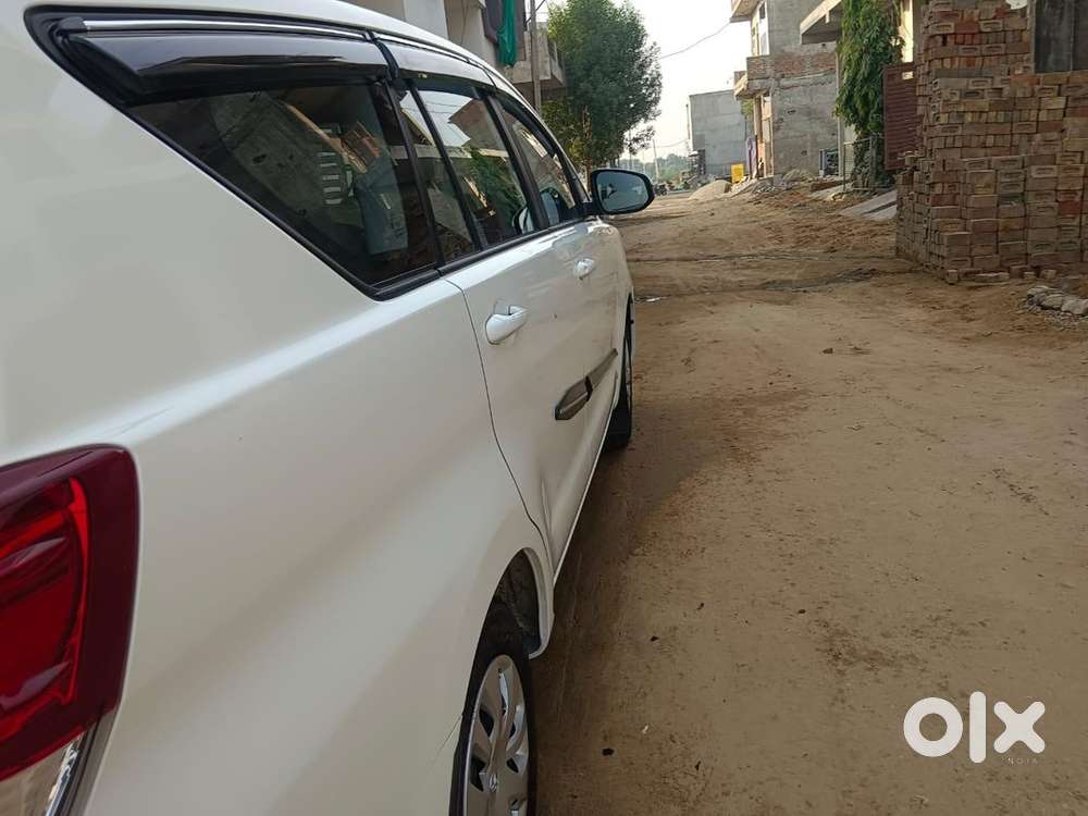 Toyota Innova Crysta 2025