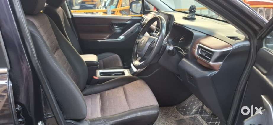 Toyota Innova Hycross 2.0 Vx Hybrid 7 Str, 2023, Cng & Hybrids