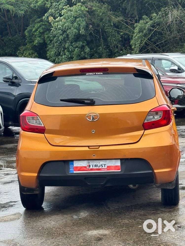 Tata Tiago 1.2 Revotron Xza, 2018, Petrol