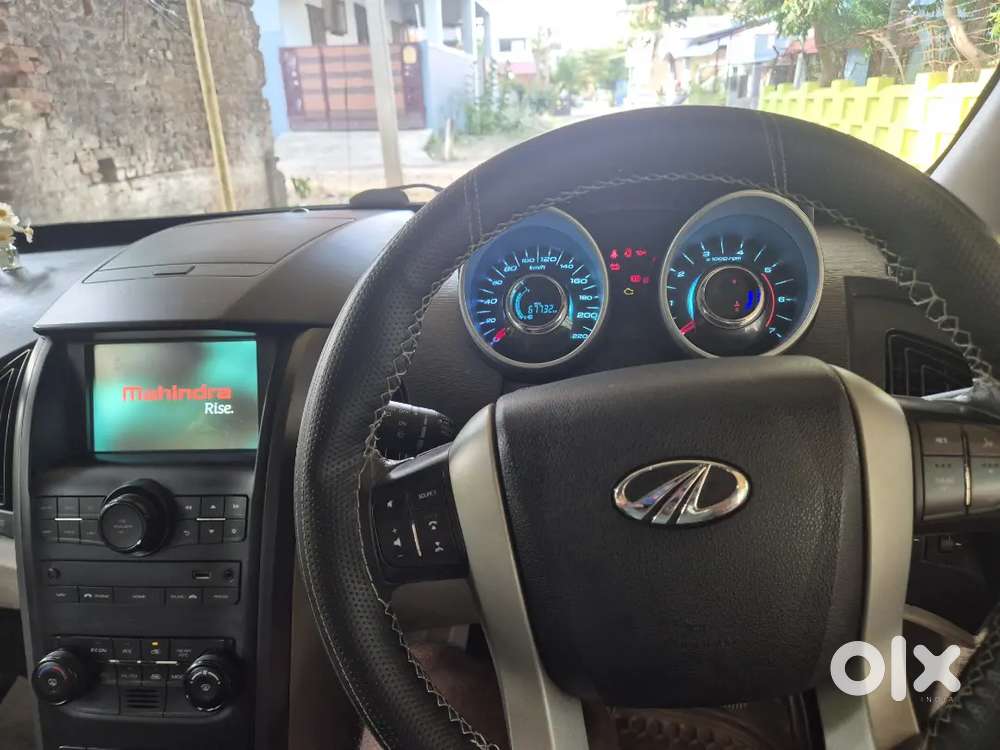 Xuv500 W8 2017- Company Service.