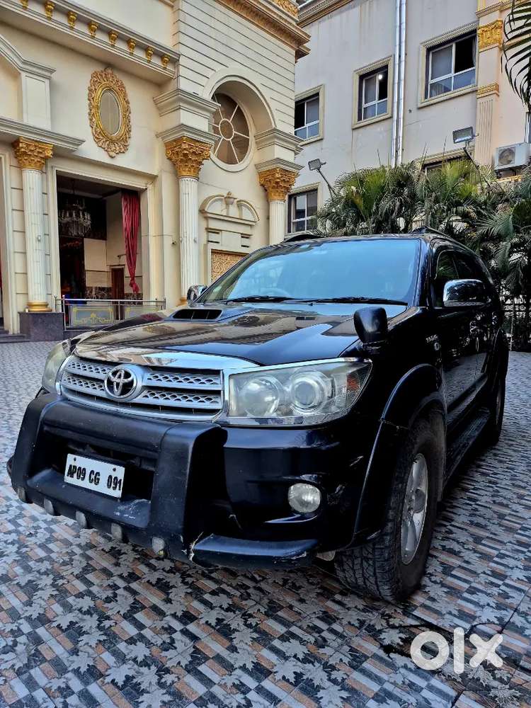 Toyota Fortuner 2011 Diesel 183000 Km Driven Genuine