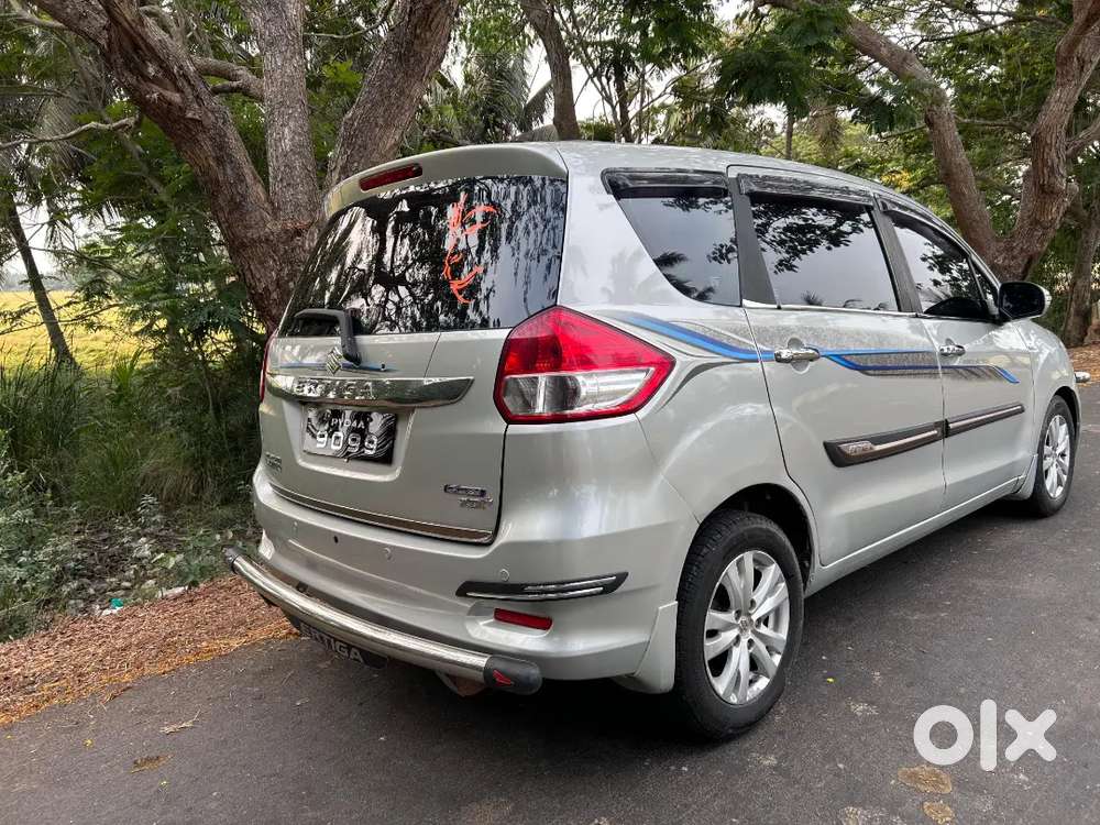 Touch Screen, Reverse Camera,push Button Start,seal Tyres