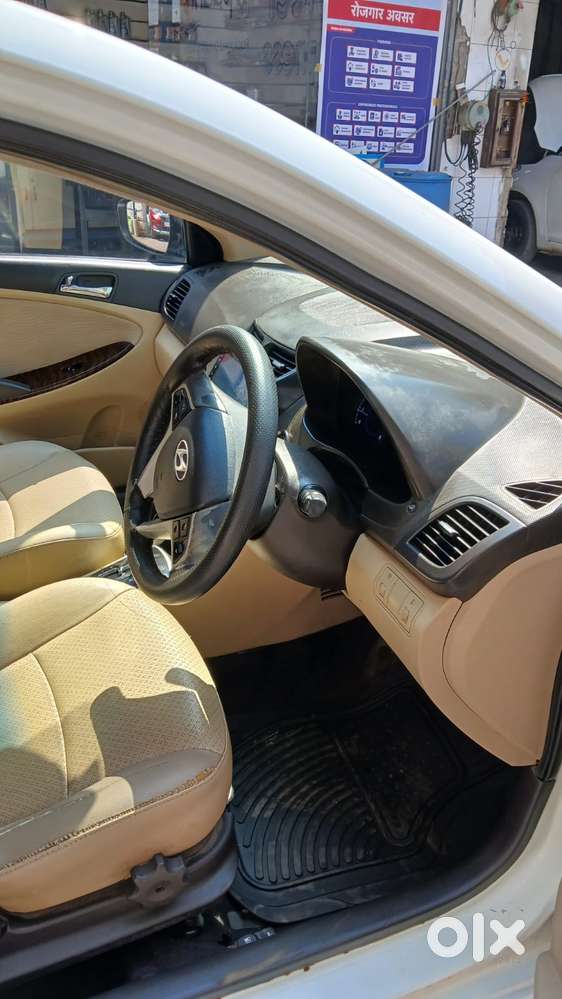 Hyundai Verna 2011-2014 1.6 Sx Vtvt (o) At, 2011, Petrol