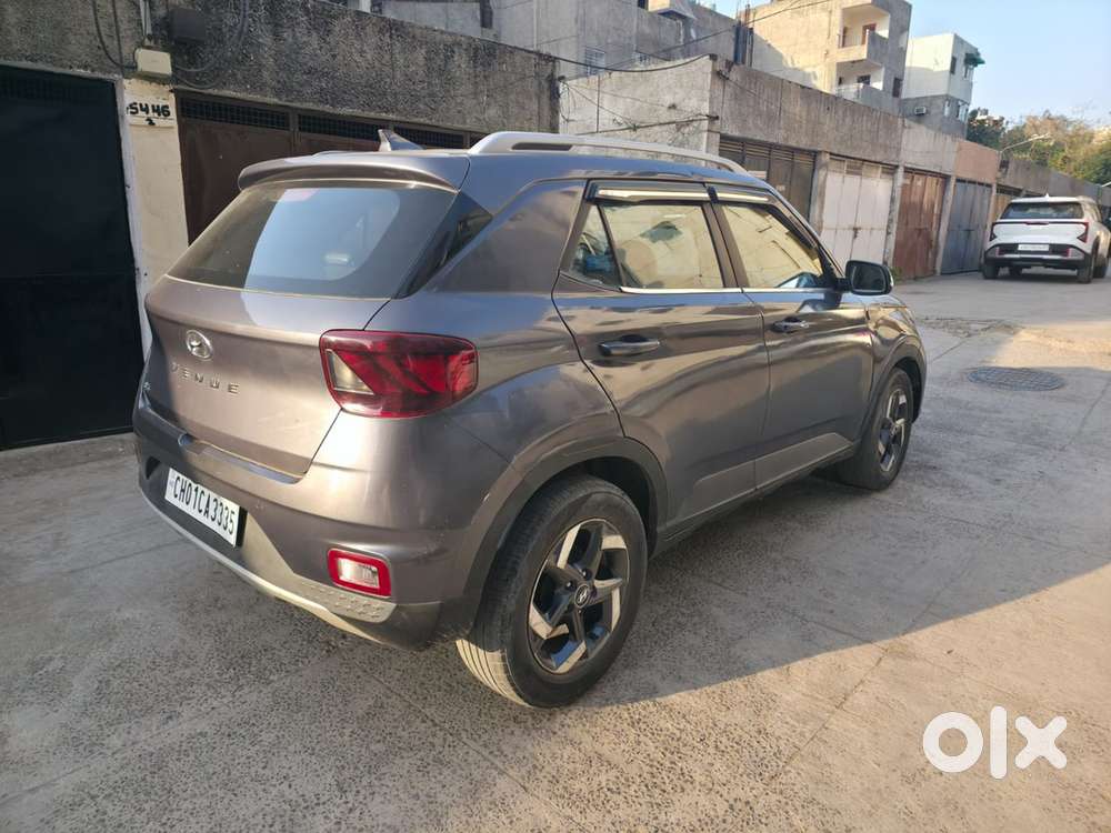 Hyundai Venue Diesel Manual 2020 Sunroof Model