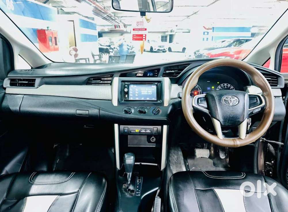 Toyota Innova Crysta 2.8 Gx At 8 Seater, 2016, Diesel