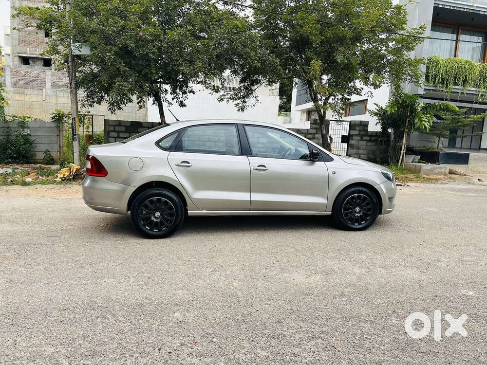 Skoda Rapid 1.5 Elegance Tdi Mt, 2015, Diesel