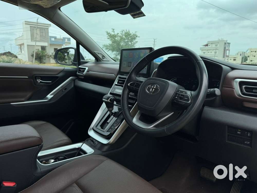 Toyota Innova Hycross 2023 Petrol Hybrid , Well Maintained