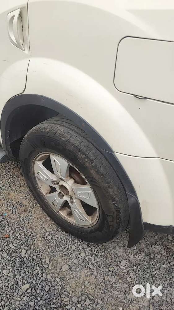 Mahindra Xuv500 2015 W8 Model Bs4