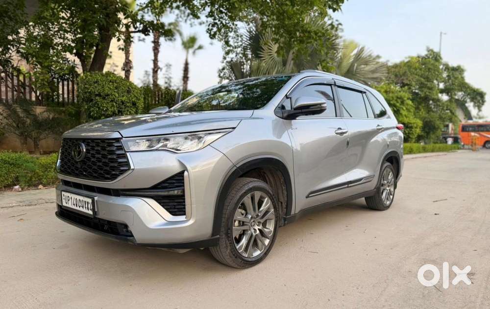 Toyota Innova Hycross 2.0 Zx (o) Hybrid 7 Str, 2025, Petrol