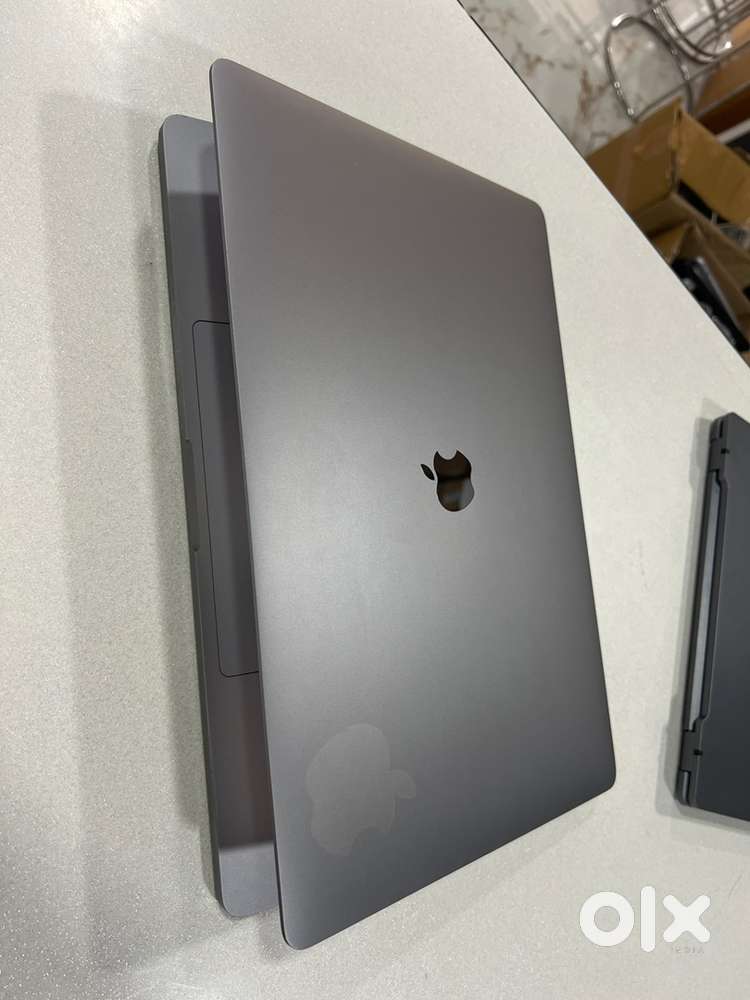 MacBook Pro-16 inch core i7-2019) processor 2.6 GHz 6- core intel