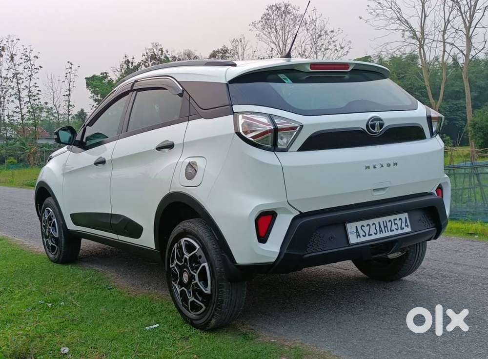 Tata Nexon, 2023, Petrol