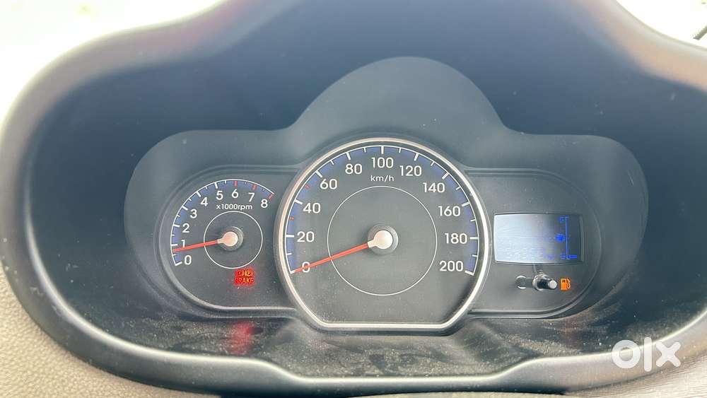 Hyundai I10 Sportz, 2015, Petrol
