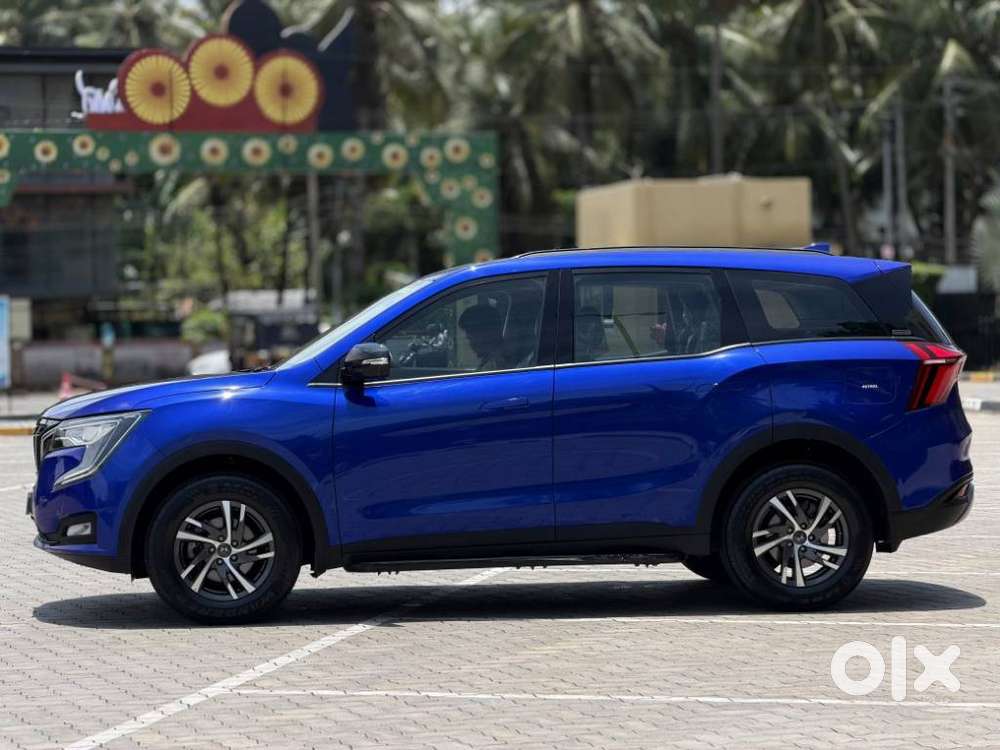 Mahindra Xuv700 2.0 Ax 5 Petrol Mt 7 Str, 2022, Petrol