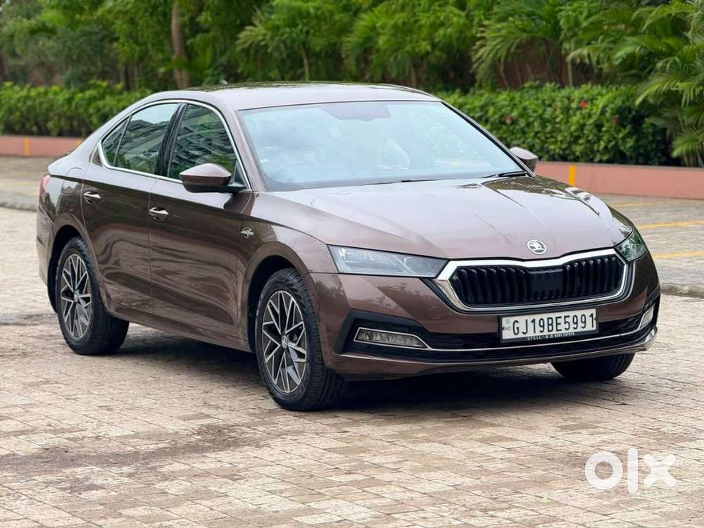 Skoda Octavia 2.0 L K Tsi At, 2022, Petrol