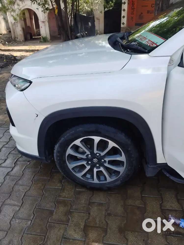 Maruti Suzuki Grand Vitara 7 Seater 2024 Petrol Well Maintained