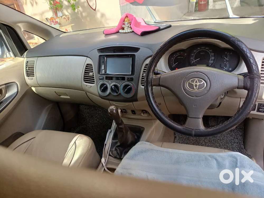 Toyota Innova 2011