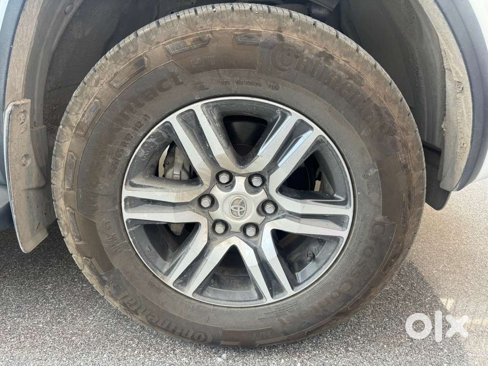 Toyota Fortuner (2021-present) 4x2at Diesel 2021