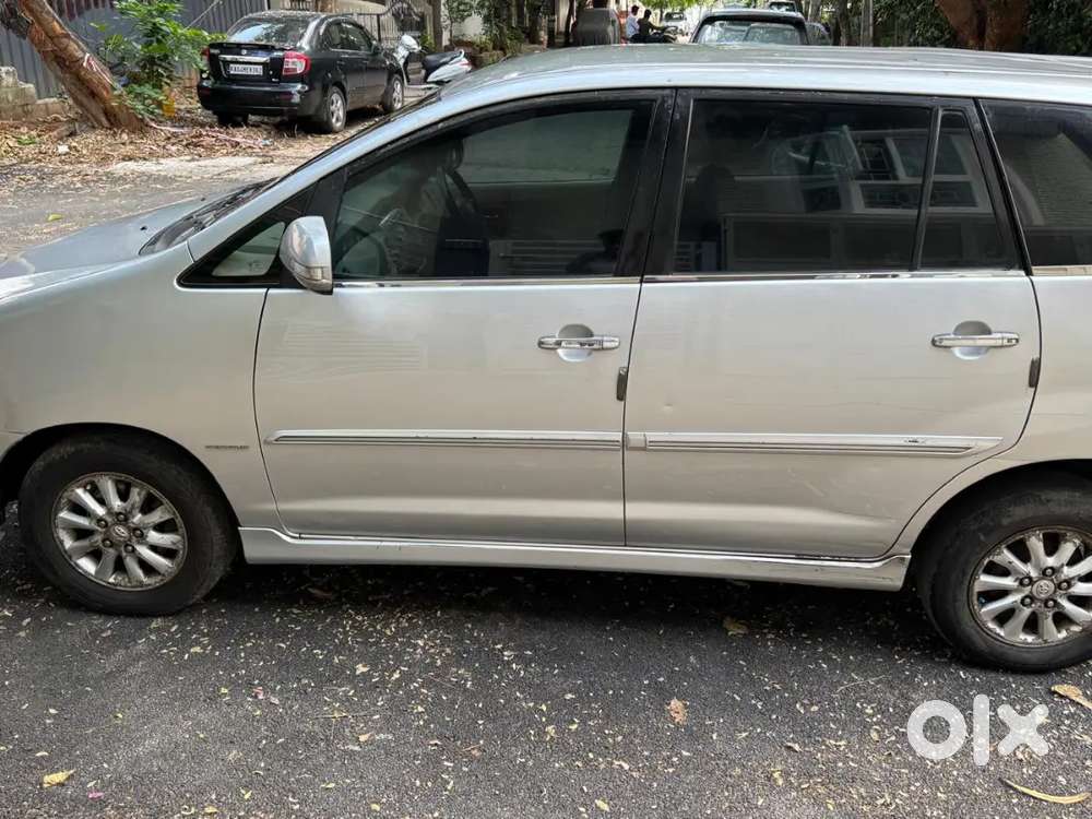 Toyota Innova 2012 Diesel Well Maintained