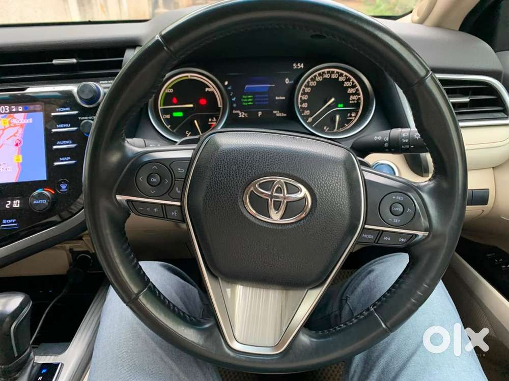 Toyota Camry Hybrid 2021