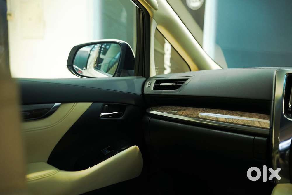 Toyota Vellfire Vip – Executive Lounge, 2022, Petrol