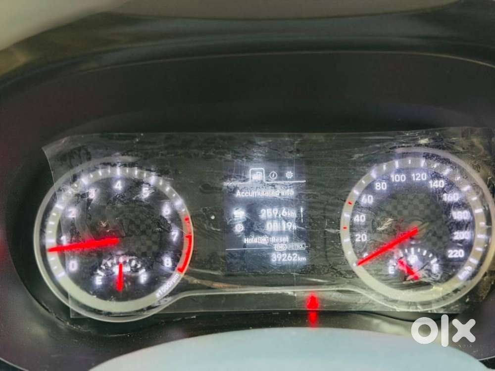 Hyundai Aura 1.2 Sx Cng, 2023, Cng & Hybrids