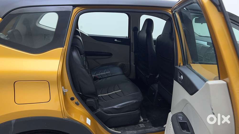 Renault Triber Rxz Easy-r Amt Dual Tone, 2021, Petrol