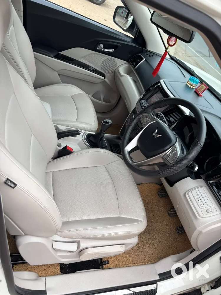 Mahindra Xuv300 2023 Petrol 17324 Km Driven
