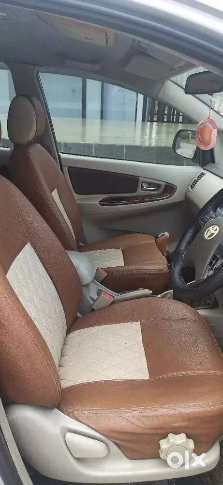 Toyota Innova 2.5 V Top End Model Alloy Wheels, Airbags Super Conditio